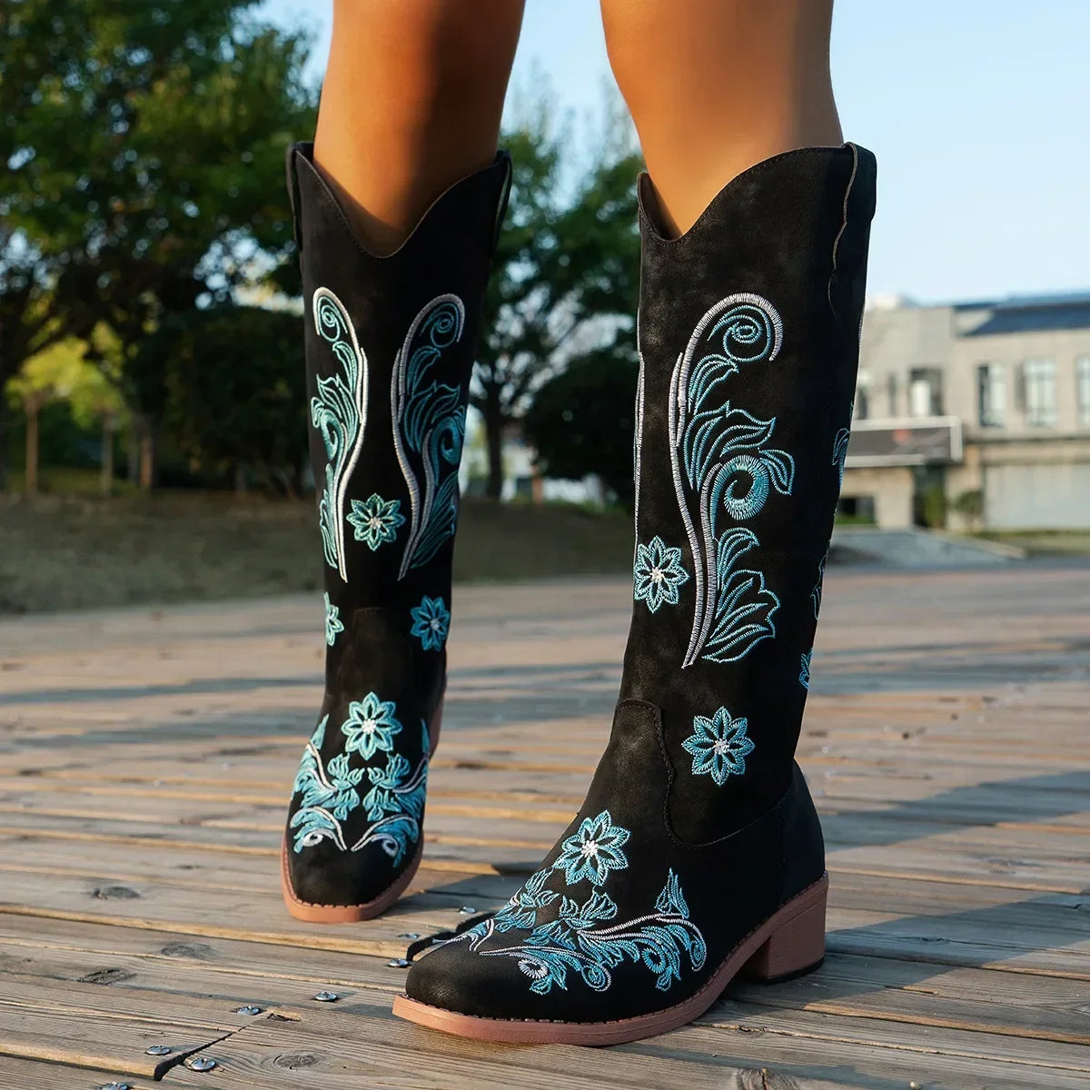 Embroidered Long Tube Boots
