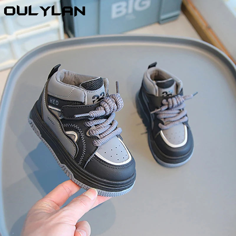 Toddlers high top sneakers