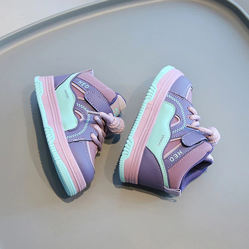 Toddlers high top sneakers