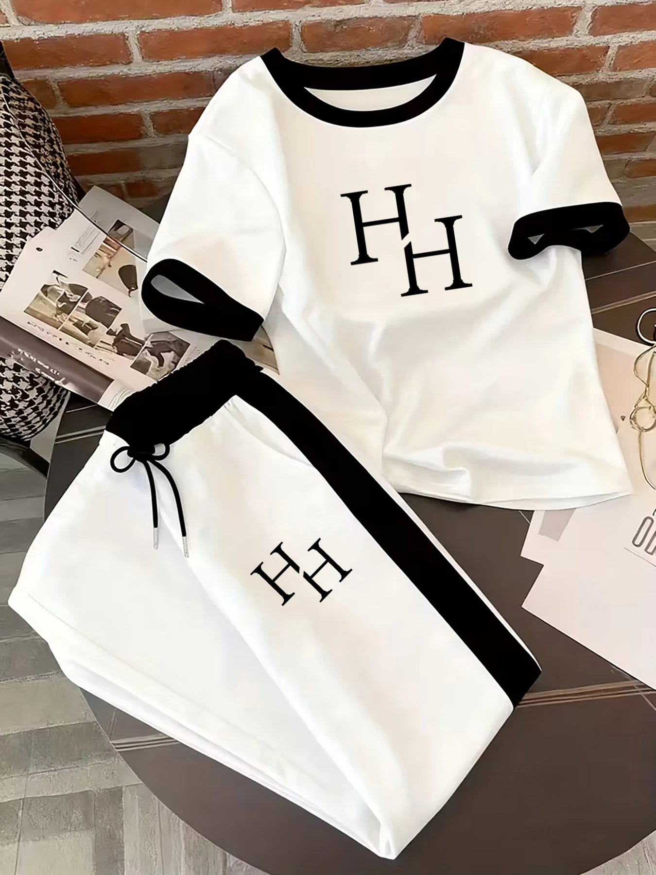 HH Black and White Casual Sports Set