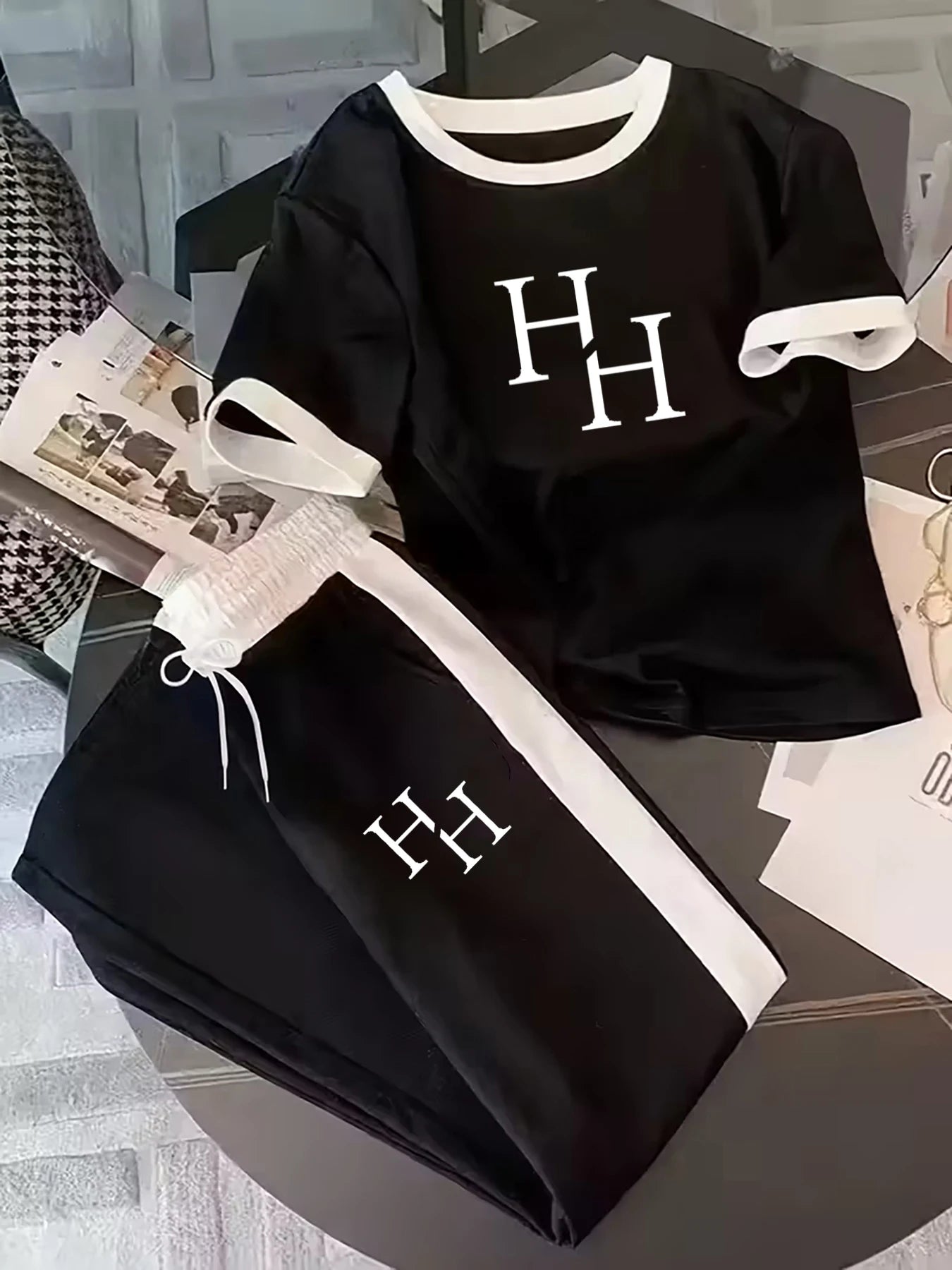 HH Black and White Casual Sports Set