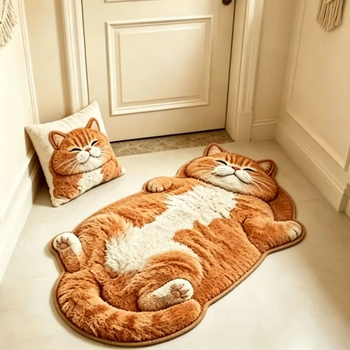 VIKAMA Chubby Lying Tabby Cat Long Rug