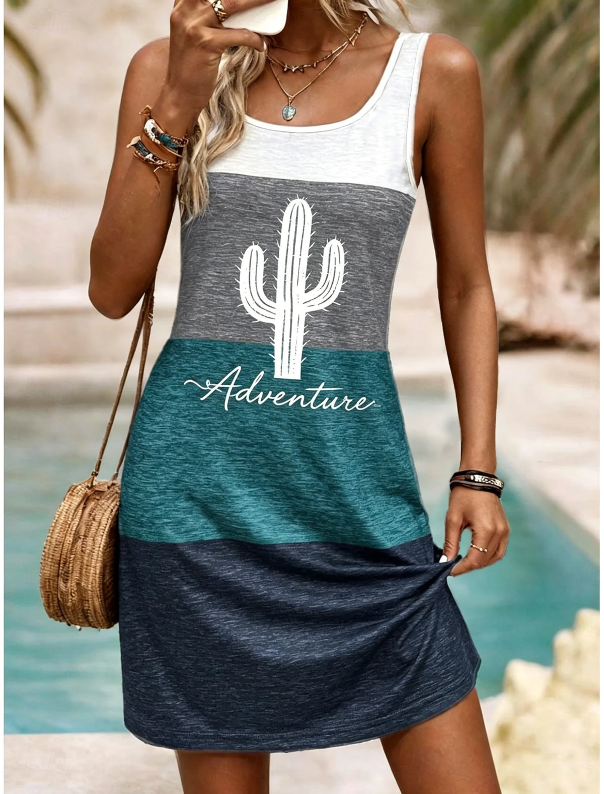 Women's U-Neck Color Block Monstera