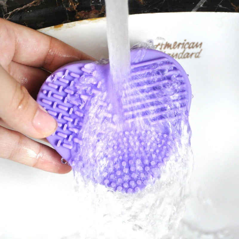 Silicon heart shaped makeup brush cleaner pads
