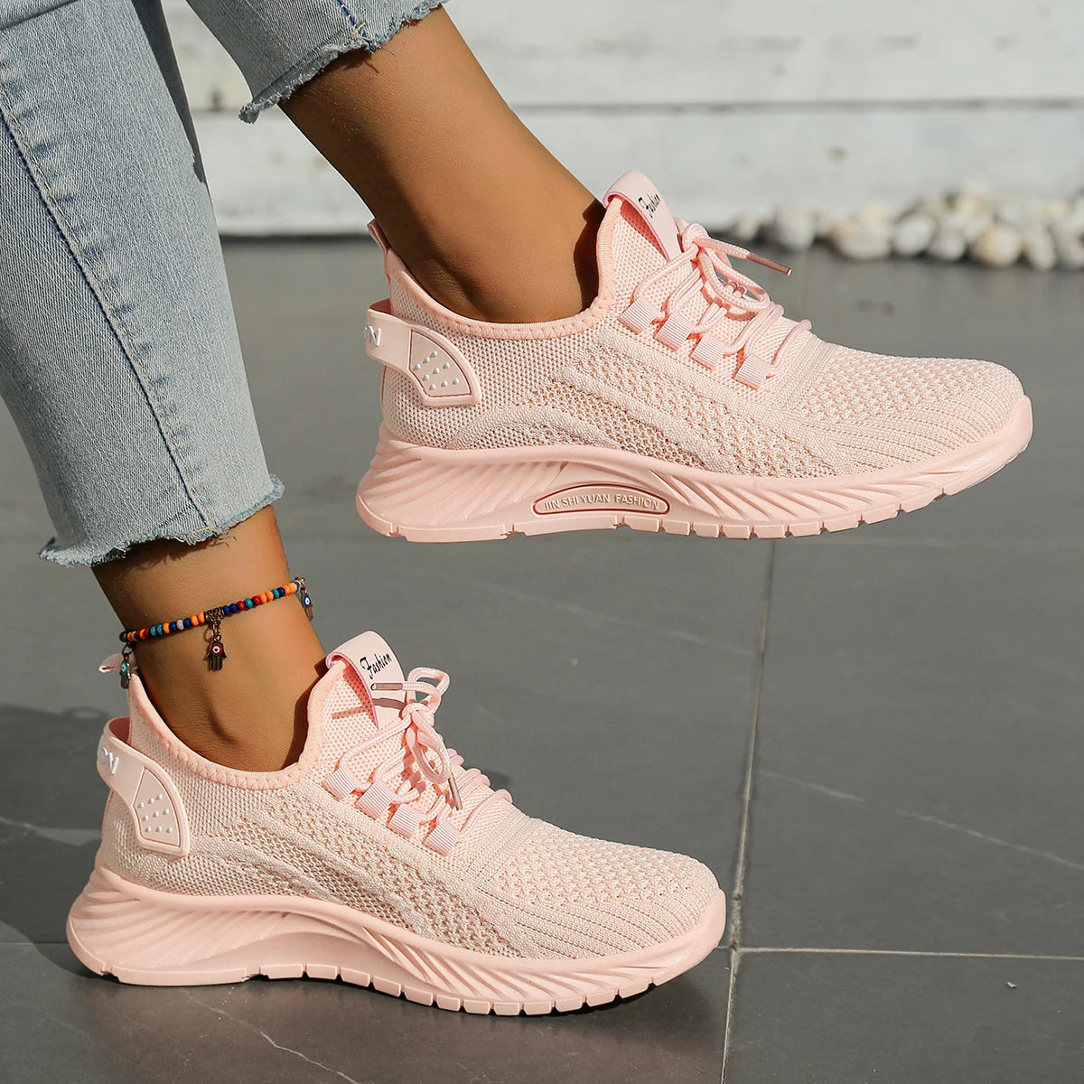 Women’s casual sneakers