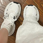 Women’s jogging sneakers