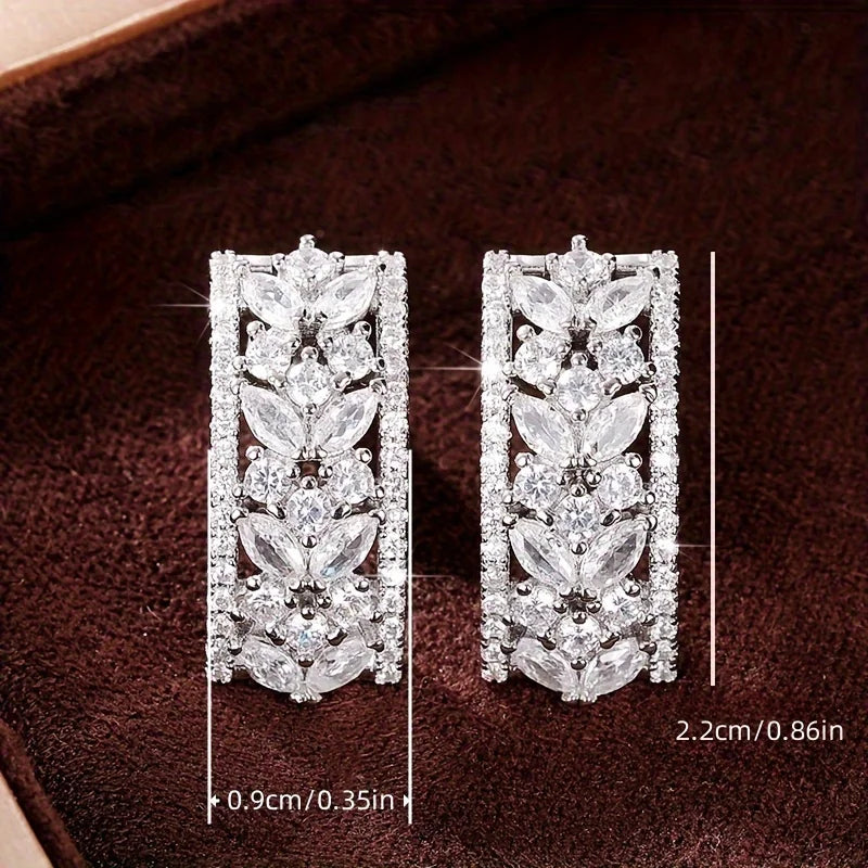 Fashionable and Luxurious Synthetic Zircon Earrings